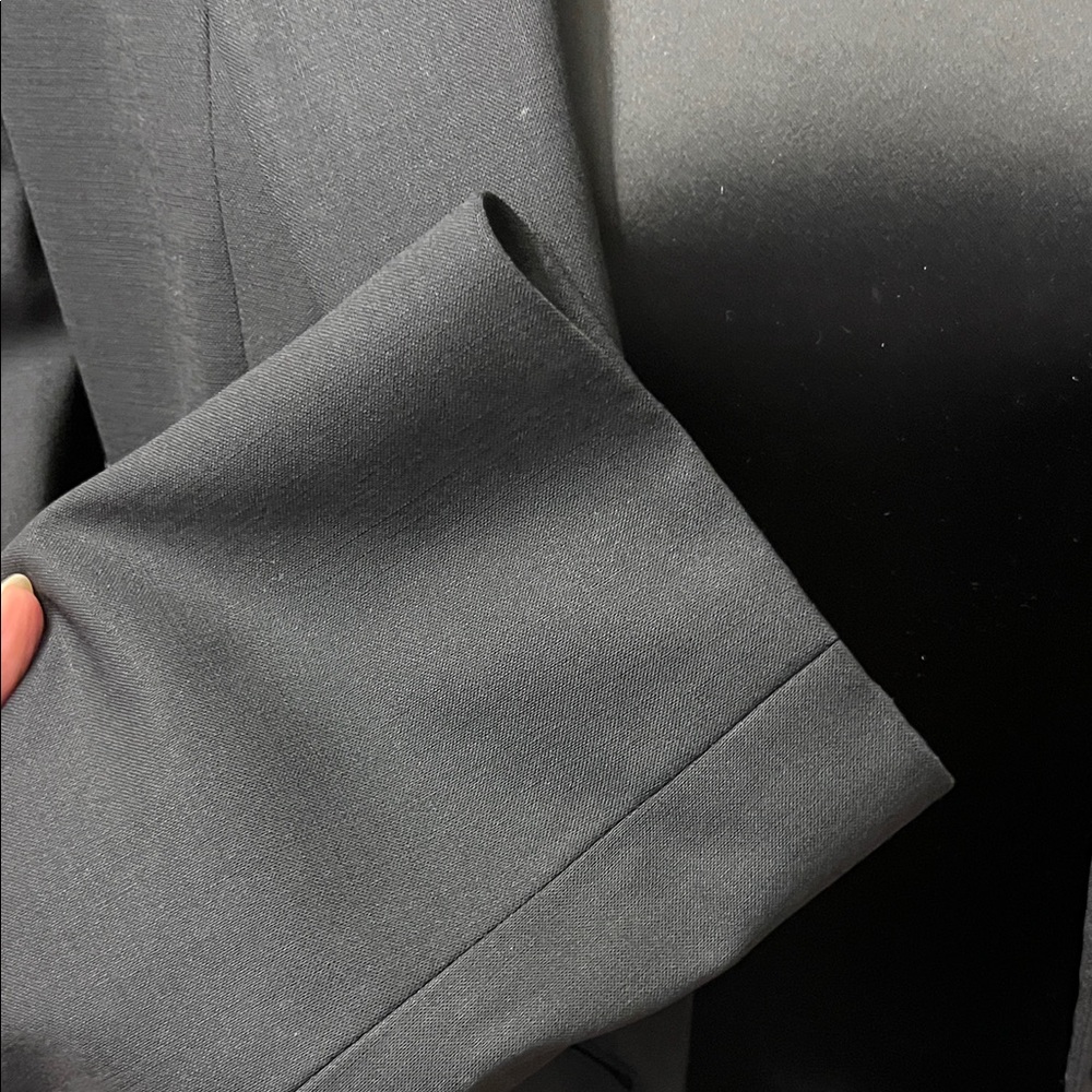 Elie Tahari Elegant Black Blazer - Picture 4 of 4
